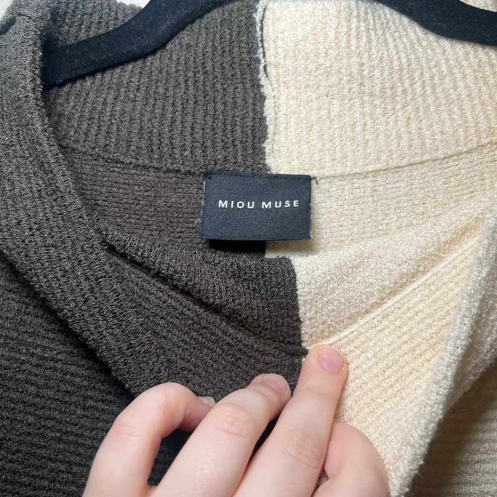 Two-Tone Black and Cream Women's Sweater - Picture 2 of 4